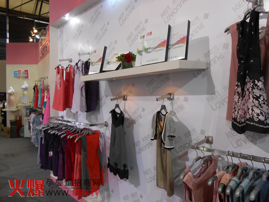 ���շ��ЋD�b�Ϻ�չ�٬F(xi��n)�����L(f��ng)��