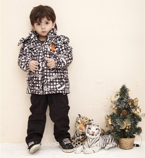 小熊B琪男童白點圖案外套