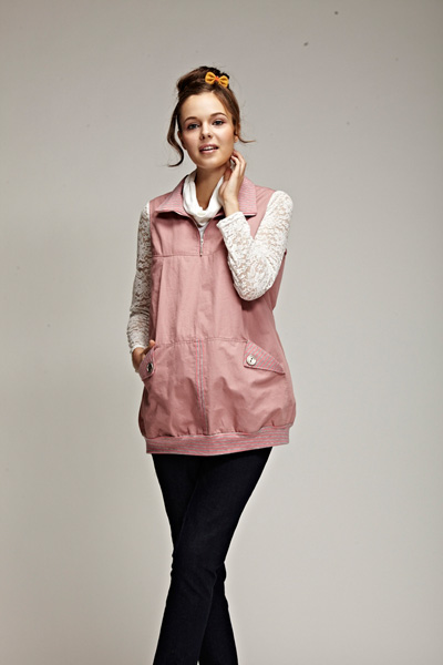 添茜拉鏈?zhǔn)椒垒椛湓袐D服