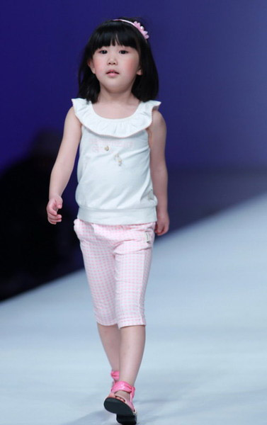 美孩子時(shí)尚清新套裝