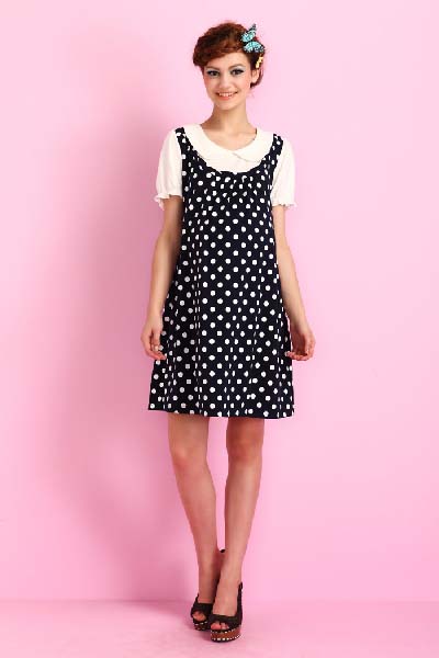 �������Һ�ɫ�c(di��n)�c(di��n)�ЋD�B��ȹ