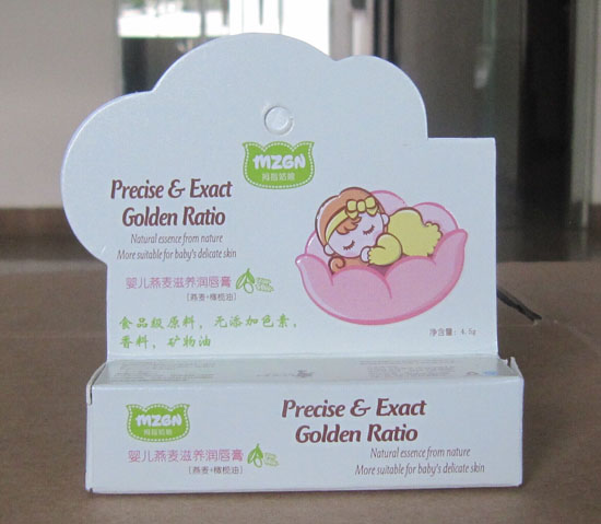 拇指姑娘嬰兒燕麥滋養(yǎng)潤(rùn)唇膏