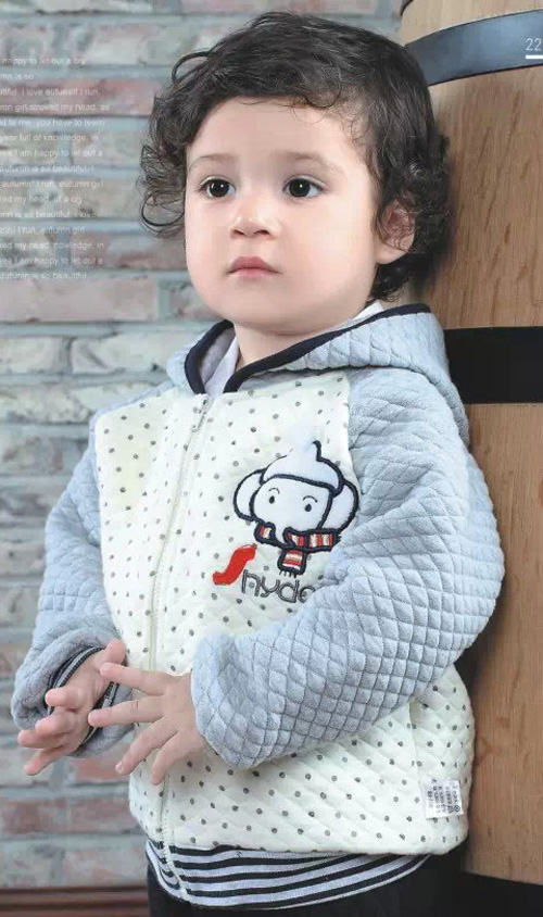 圣嬰島男童帶帽灰色波點(diǎn)冬裝