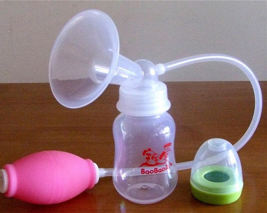 寶寶愛手動強(qiáng)力套裝吸奶器