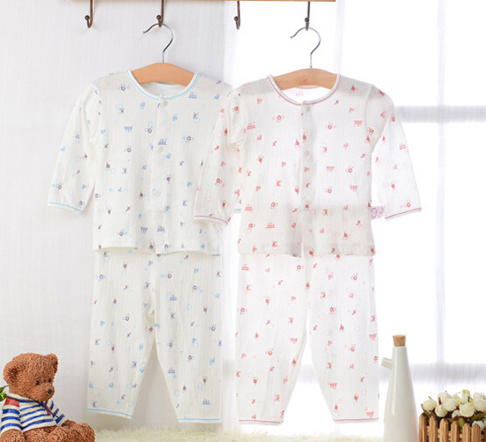 安米小熊玉蠶纖圓領(lǐng)套裝A1093