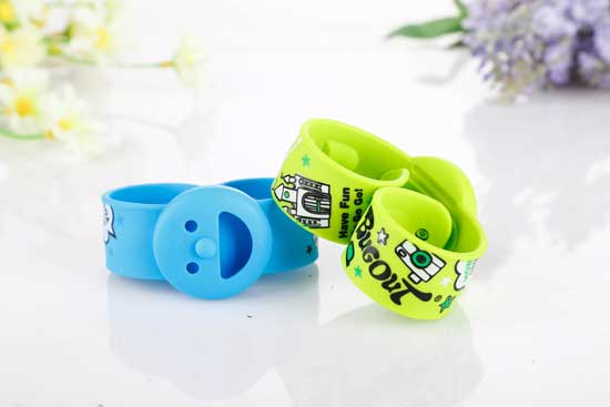 風(fēng)語笑臉藍色綠色防蚊手表