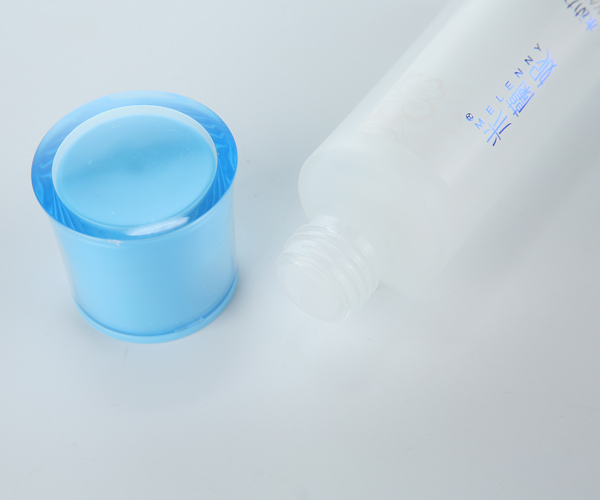 米蘭妮 水動力亮膚煥采柔膚水.jpg