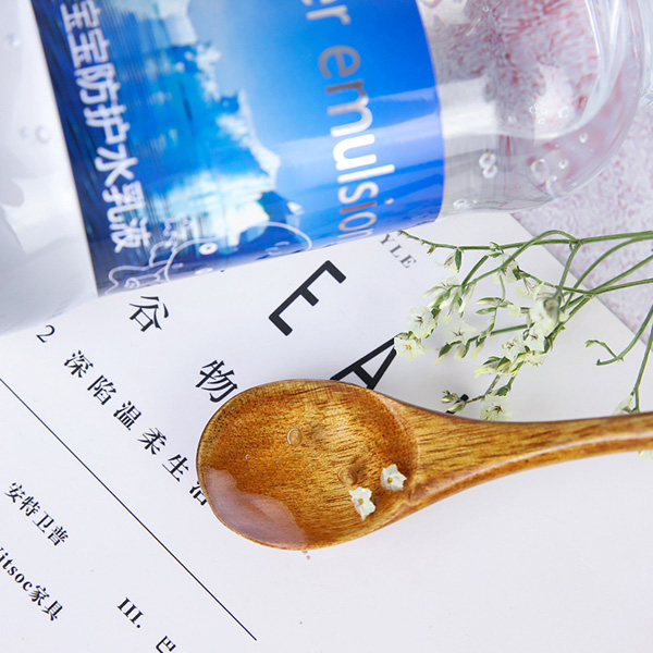 如幼寶寶防護水乳液實物圖2.jpg