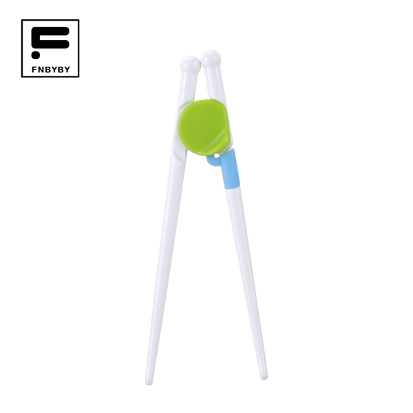 菲尼貝貝寶寶練習筷子.jpg 菲尼貝貝寶寶練習筷子.jpg