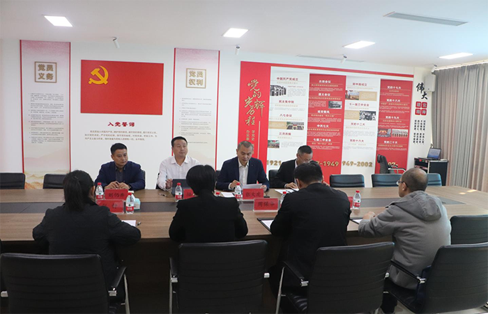 �|�I�пƅf(xi��)�h�M�ɆT������ϯ������һ��4�˸���伯�F(tu��n)�ʝ��Aʳֲ��������о�Ժ�����{(di��o)��