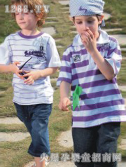 藍(lán)眼精靈夏季條紋上衣