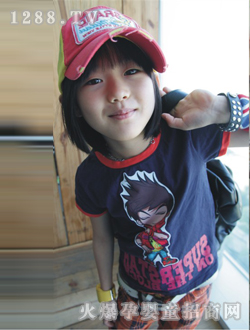 �옷(l��)���ϵ���{(l��n)ɫ���b