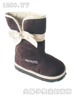 ��ô������ɫСͯѩѥ