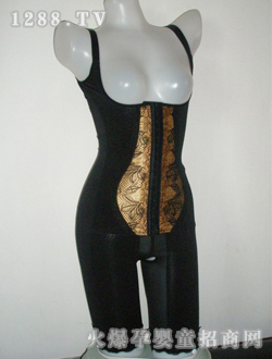 ��һ�c�����ͺ�ɫ�B�w����