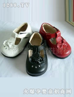 ��ѩ��͸����Ƥ��ƤЬ