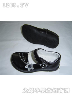 ǧ���ɫ�r(sh��)����Ь