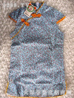 ��ͯ�{�{(l��n)ɫ�黨�B��ȹ