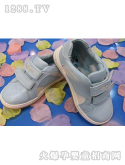 �Ϙ���ͯЬУ�@��(j��ng)��\�{ɫ