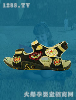 ���ٺ�ɫ��Ь