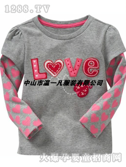 ��һ����ɫ����Ůͯ�L(zh��ng)��T��