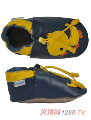 ����ʿBB��ǰЬ���{(l��n)ɫ