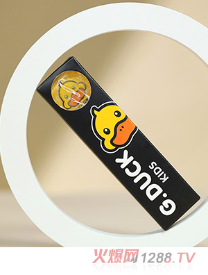 ������ľС�S���o(w��)������Ƭ�Ǻ�ɫ